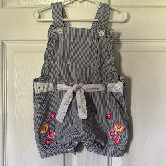 My destiny Toddler Girl NWT Overalls with Floral Embroidery Size 18 Months - Picture 9 of 9